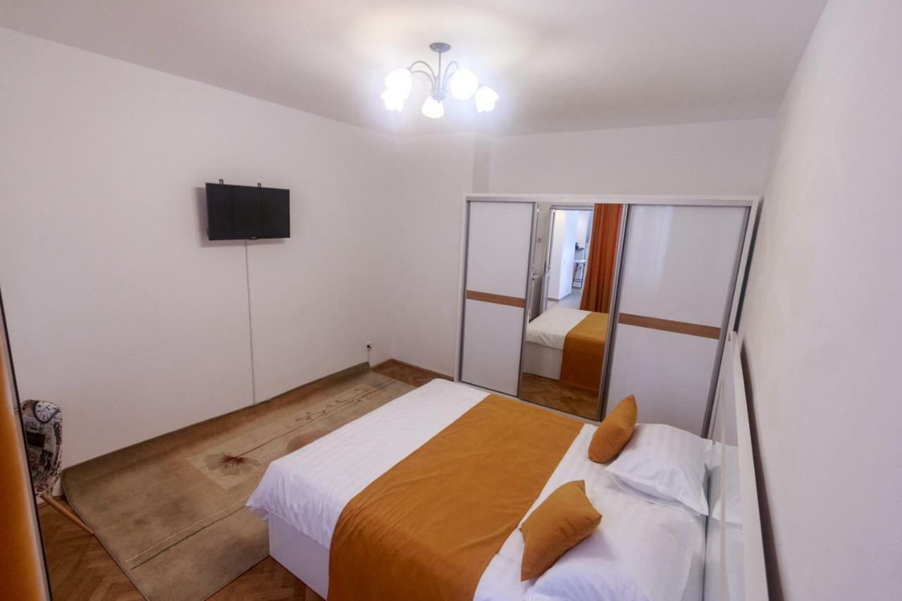 Strada Muresenilor - Savas Apartament Брашов Екстериор снимка